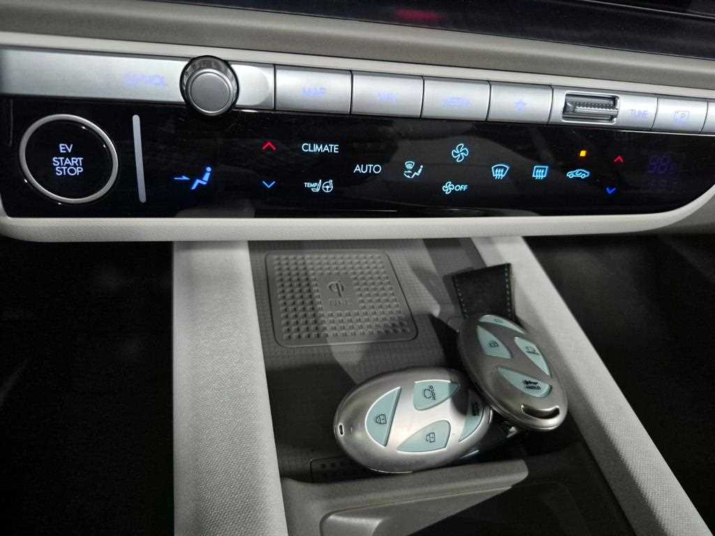 Hyundai Ioniq6 — photo 18