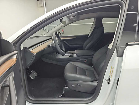 Tesla Model Y — photo 11