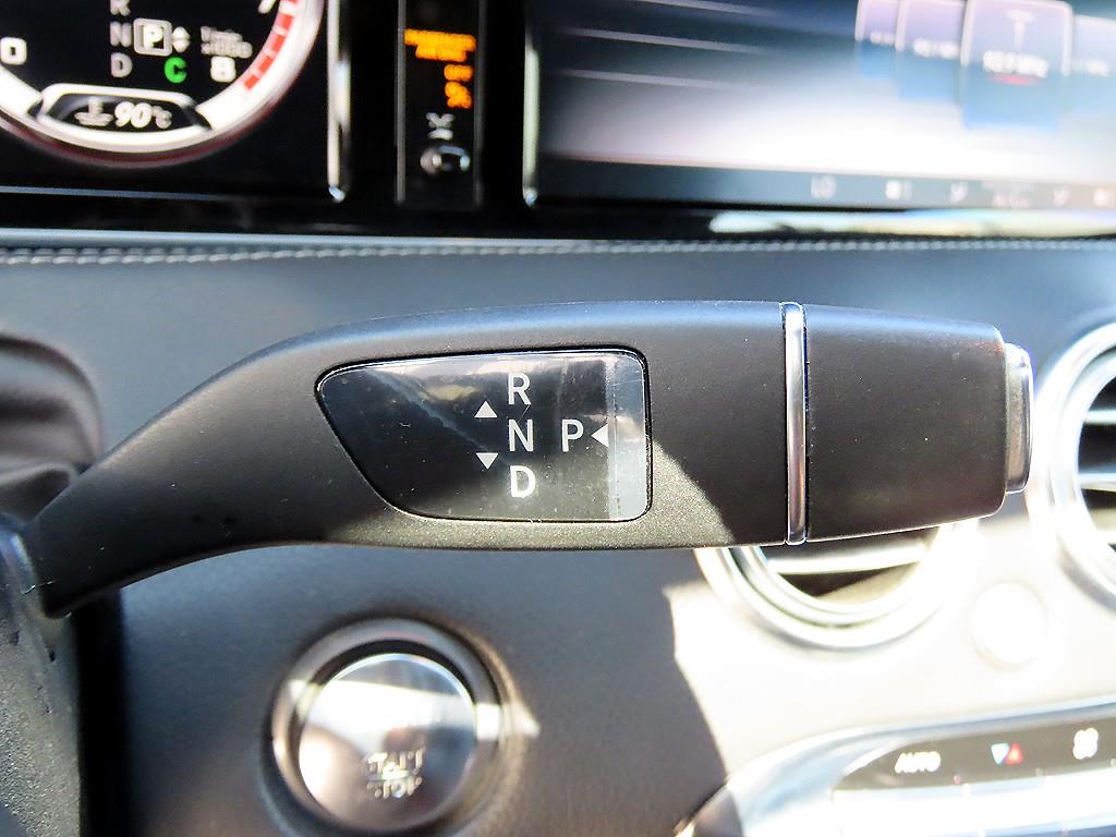Mercedes-Benz S-Class — photo 11