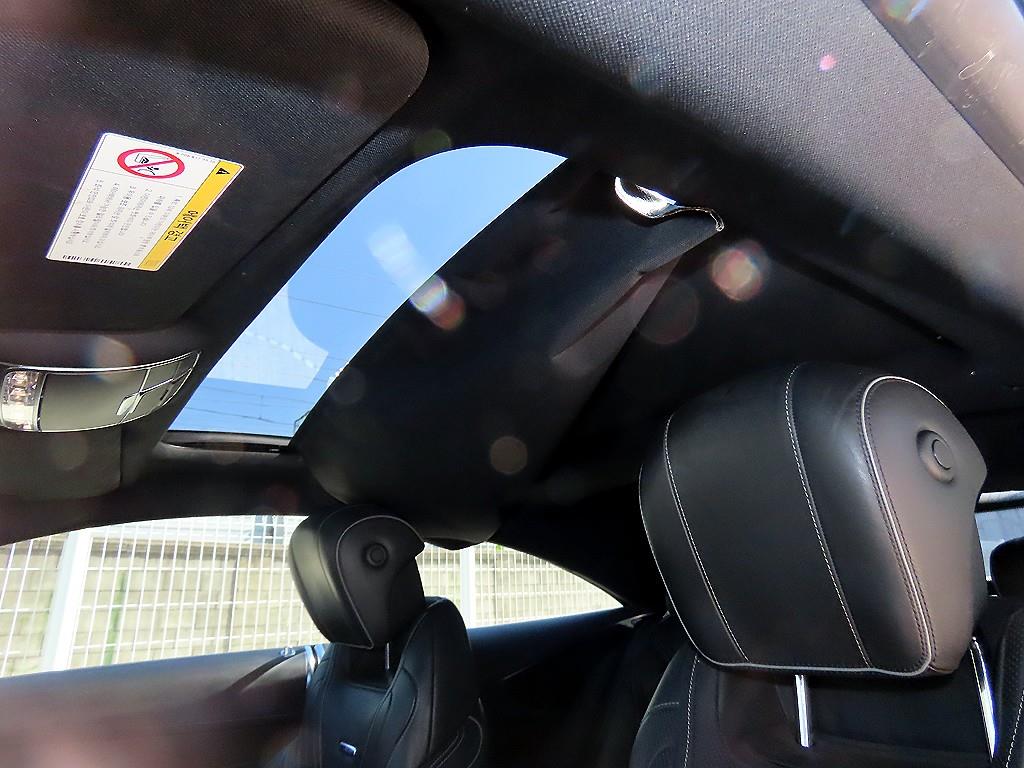 Mercedes-Benz S-Class — photo 17