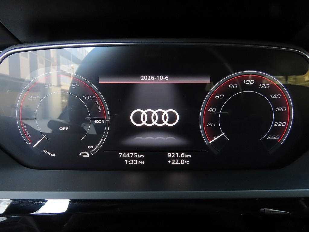Audi e-tron — photo 09