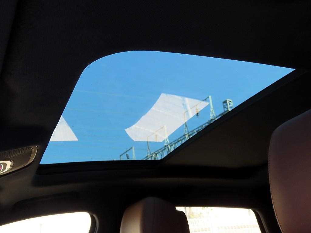 Audi e-tron — photo 16
