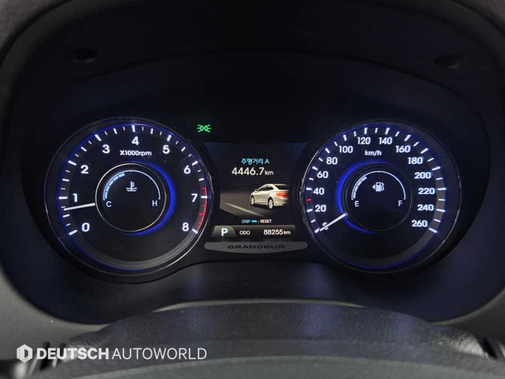 Hyundai Grandeur — photo 08