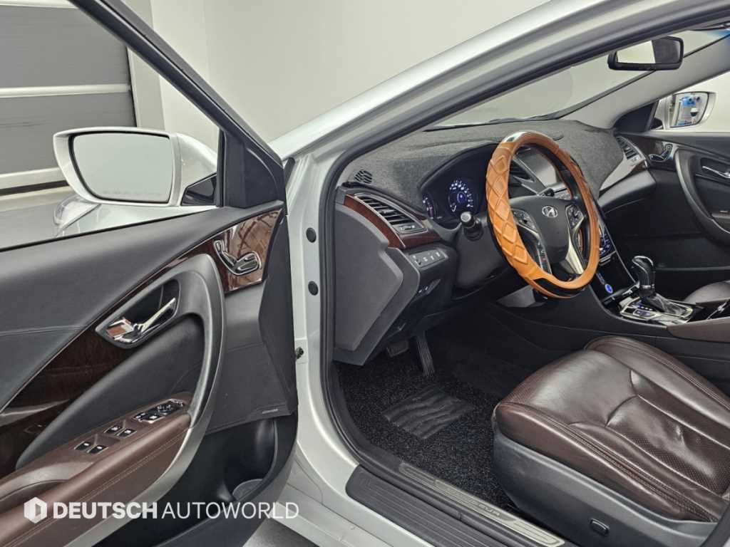Hyundai Grandeur — photo 11