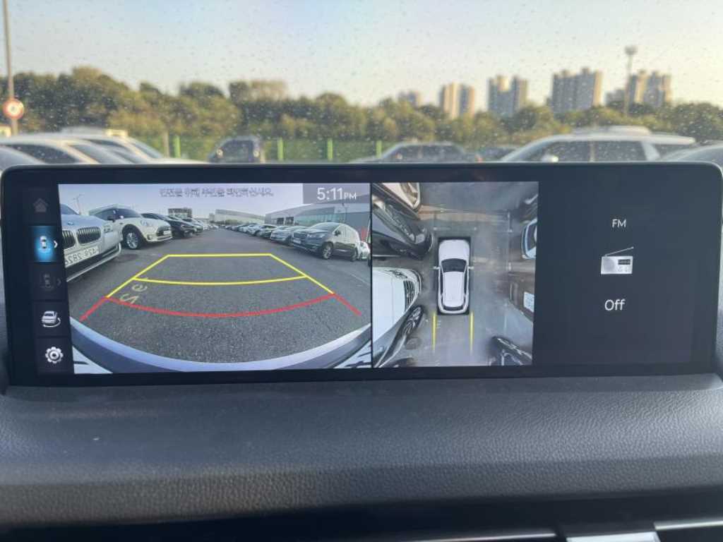 Genesis GV70 — photo 10