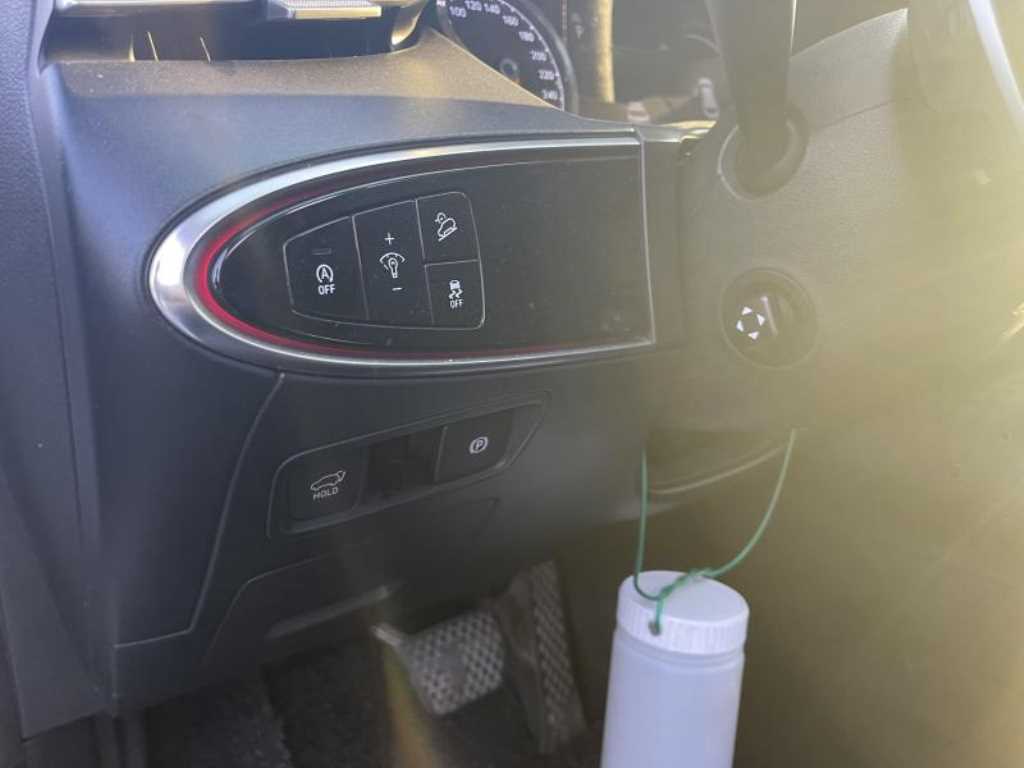 Genesis GV70 — photo 11