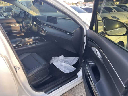Genesis GV70 — photo 16