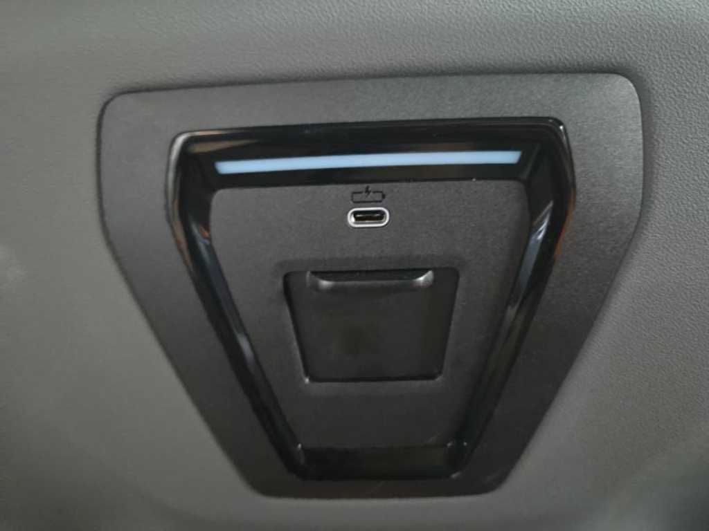BMW 5-Series — photo 14