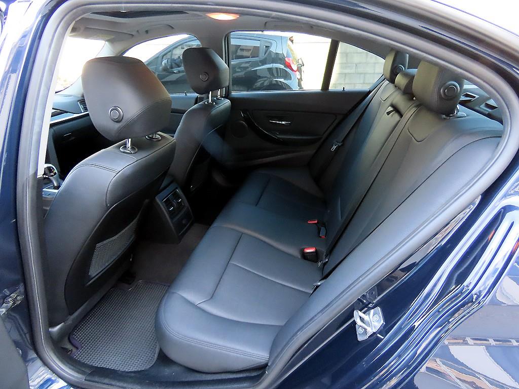 BMW 3-Series — photo 06