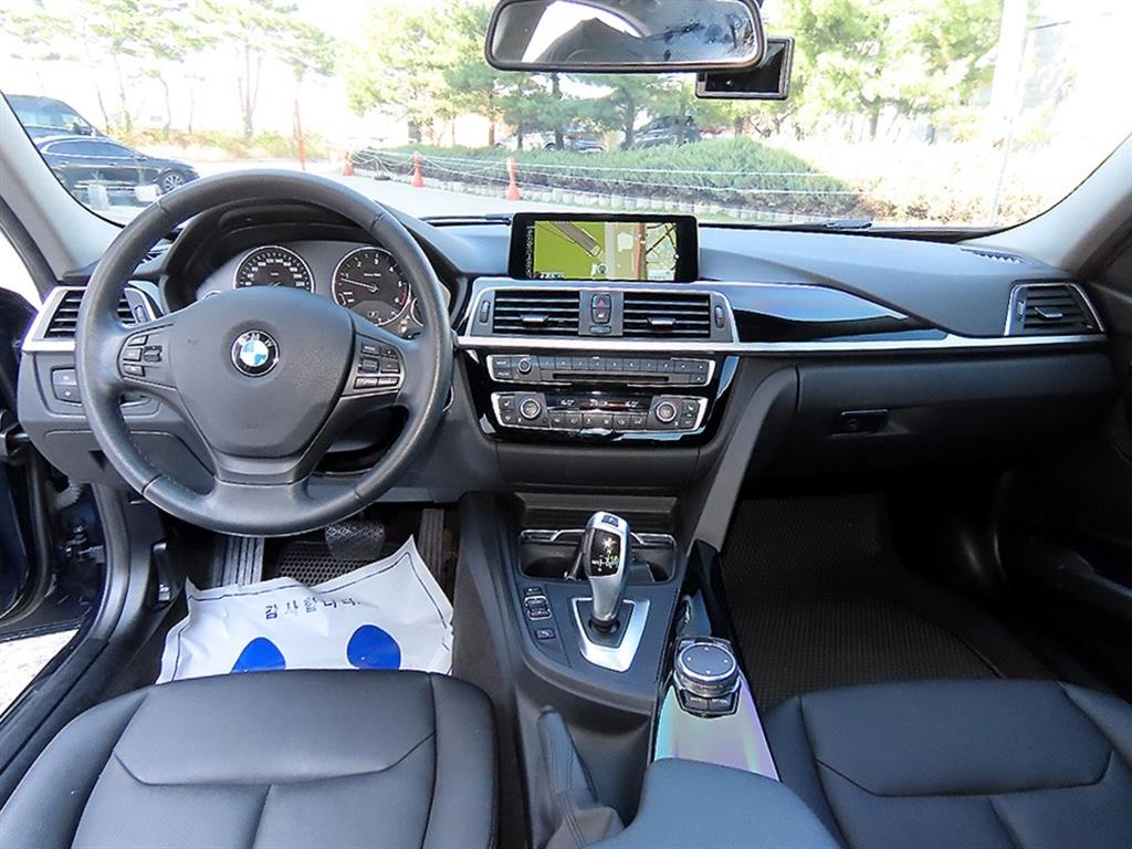 BMW 3-Series — photo 07
