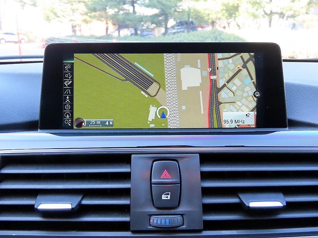 BMW 3-Series — photo 14