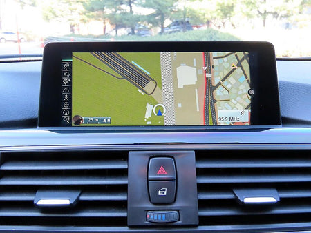 BMW 3-Series — photo 14