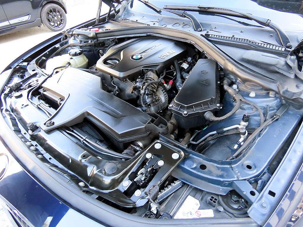 BMW 3-Series — photo 19