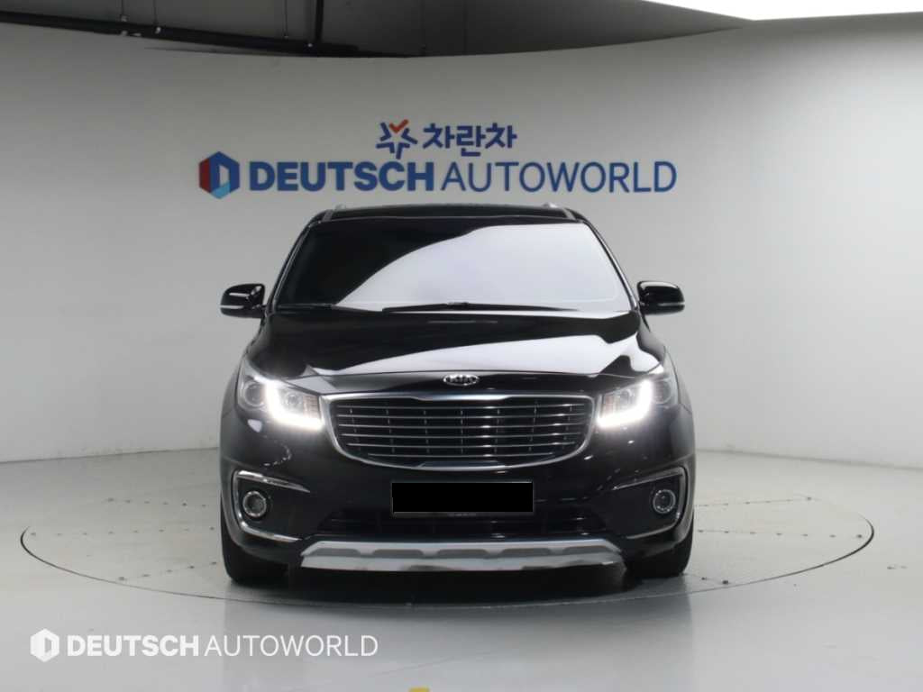 Kia Carnival — photo 03
