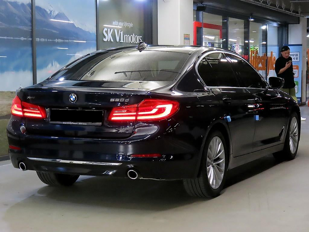 BMW 5-Series — photo 04