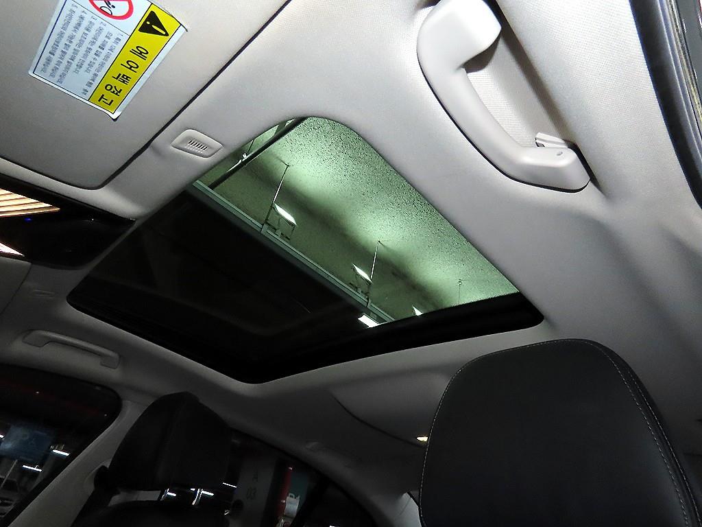 BMW 5-Series — photo 16