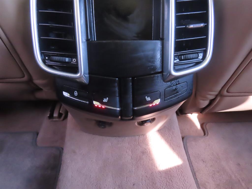 Porsche Cayenne — photo 08