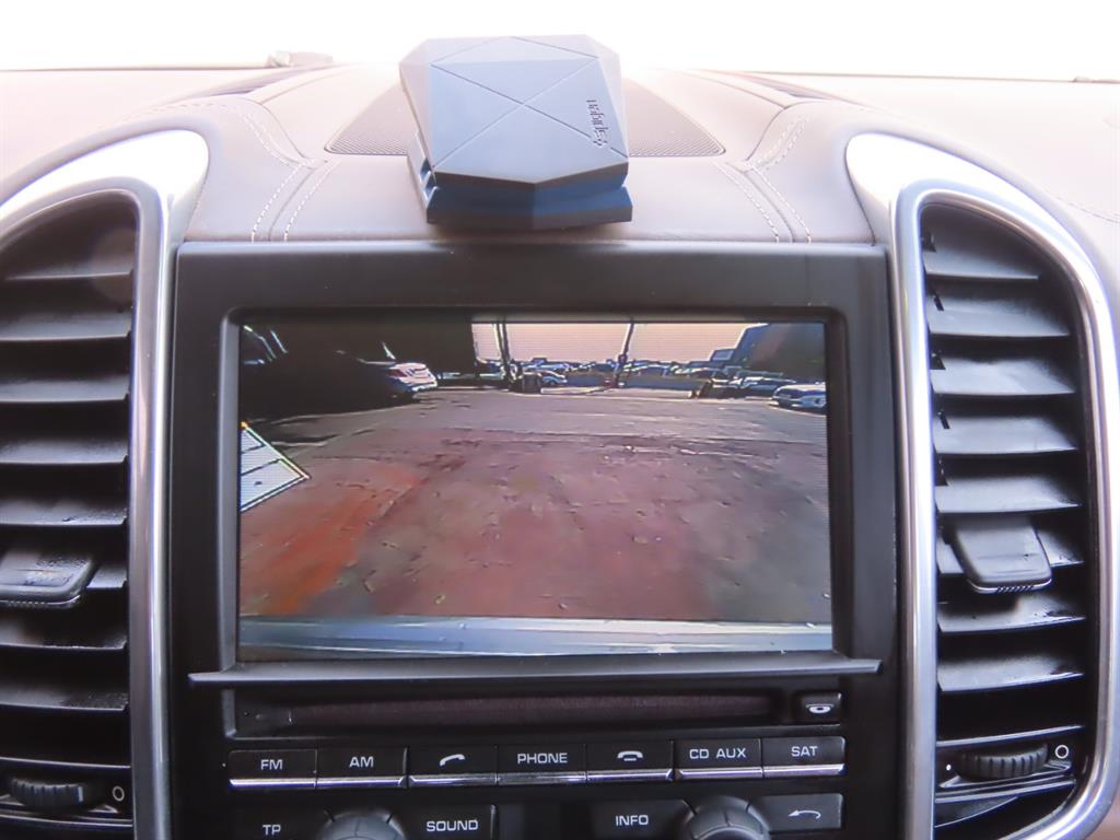Porsche Cayenne — photo 18