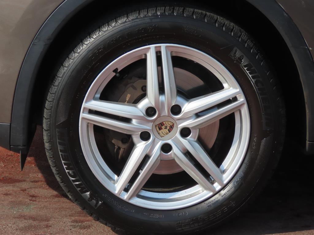 Porsche Cayenne — photo 20