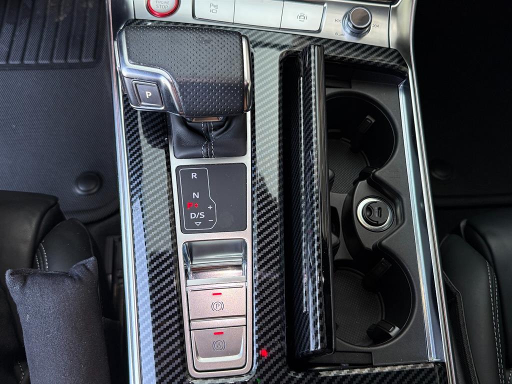 Audi S6 — photo 10