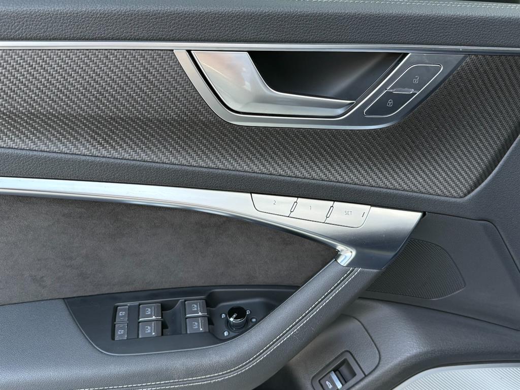 Audi S6 — photo 11