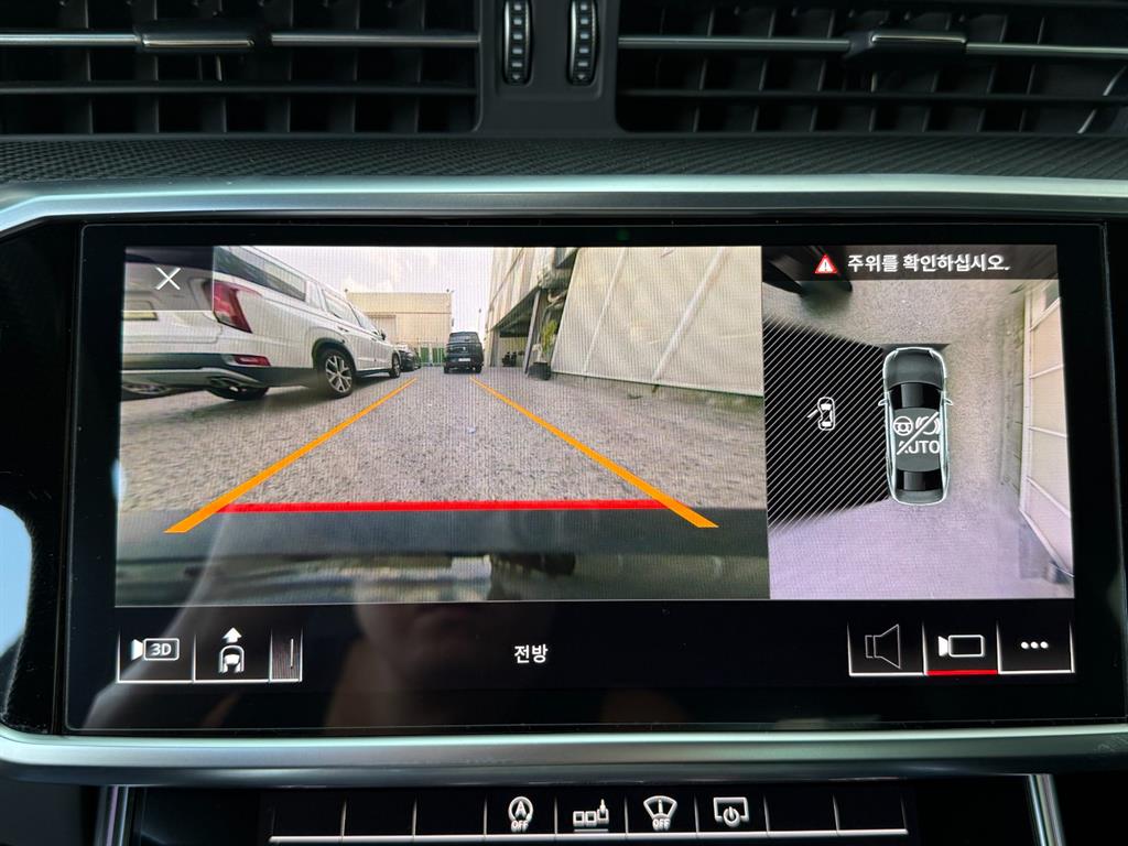 Audi S6 — photo 14