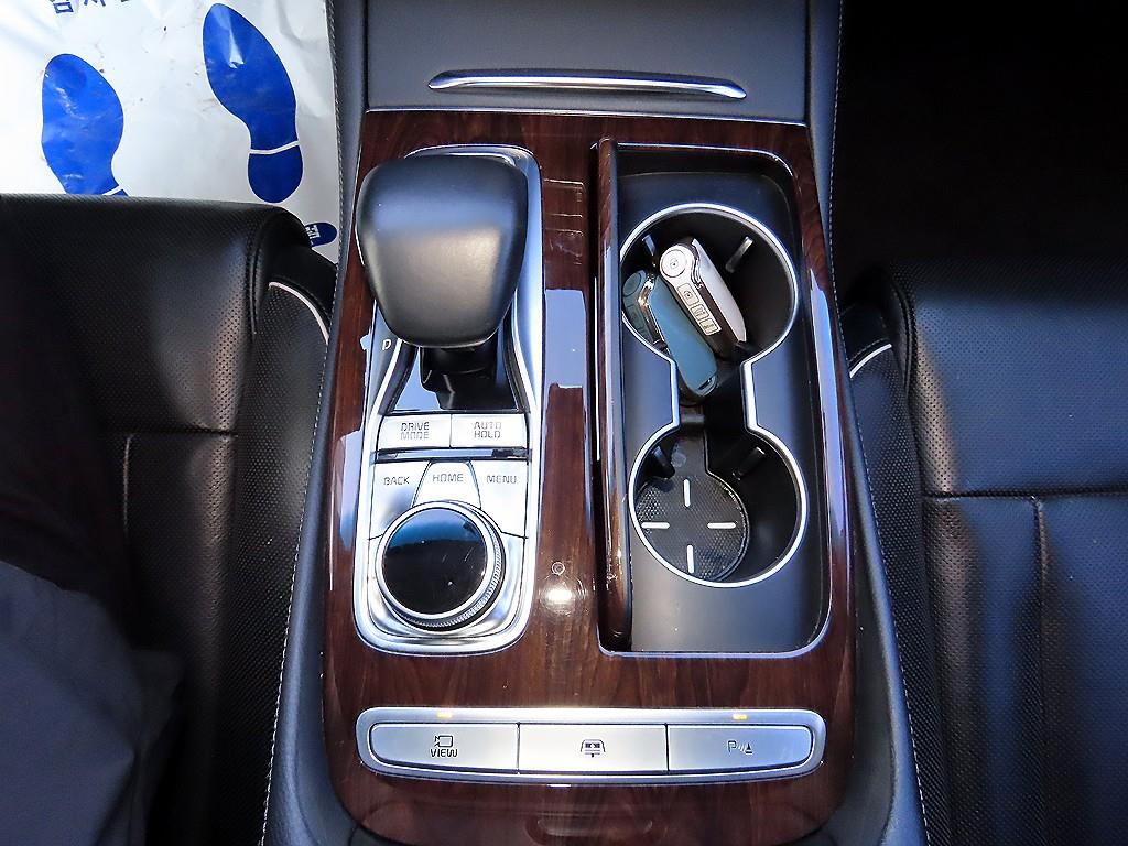 Kia K9 — photo 11