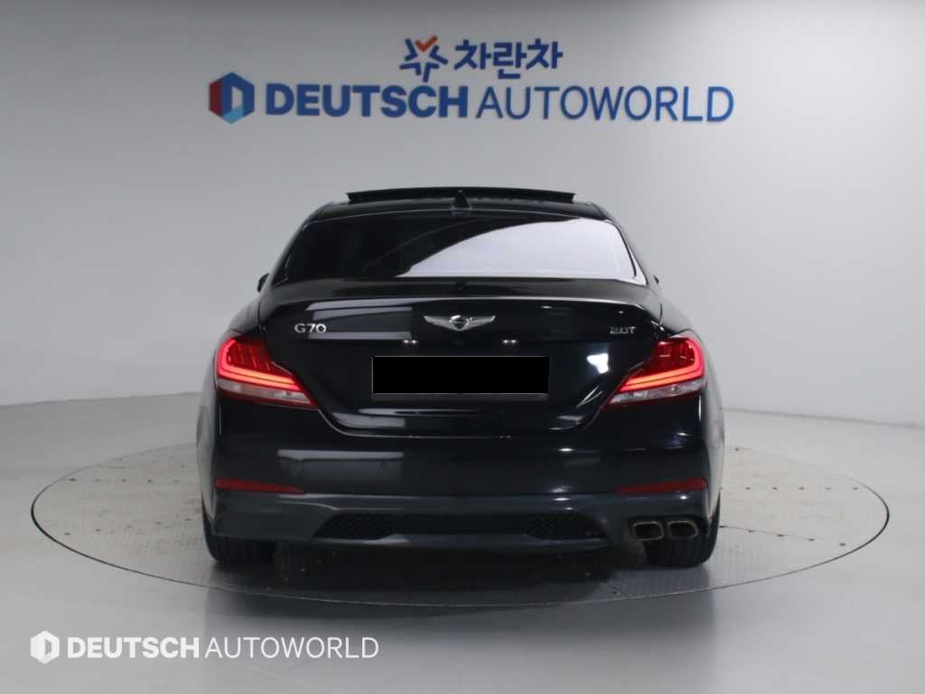 Genesis G70 — photo 04