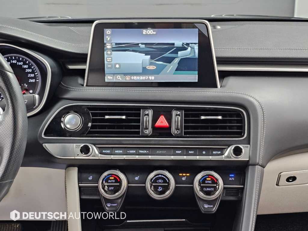 Genesis G70 — photo 14