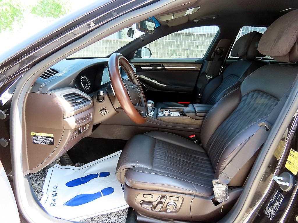 Genesis G90 — photo 05