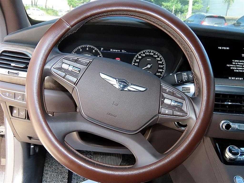 Genesis G90 — photo 08