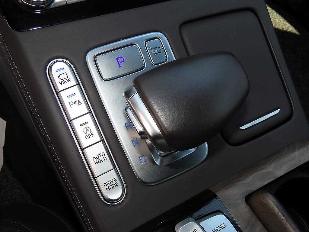 Genesis G90 — photo 11