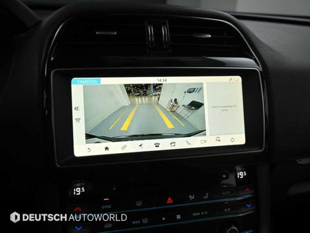 Jaguar F-PACE — photo 15