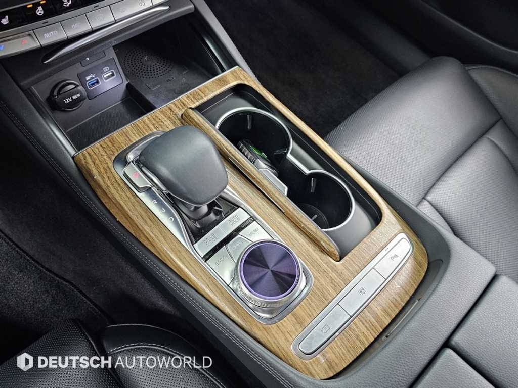 Kia K9 — photo 09