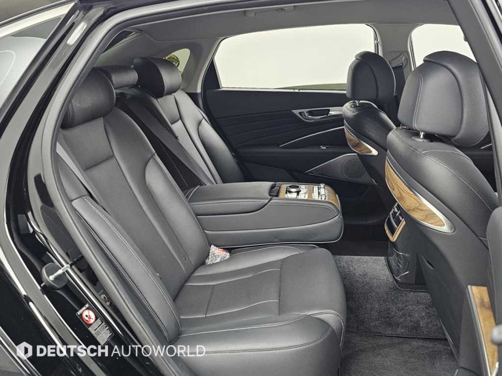 Kia K9 — photo 12