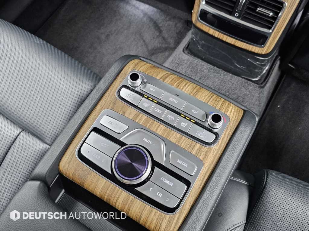 Kia K9 — photo 16