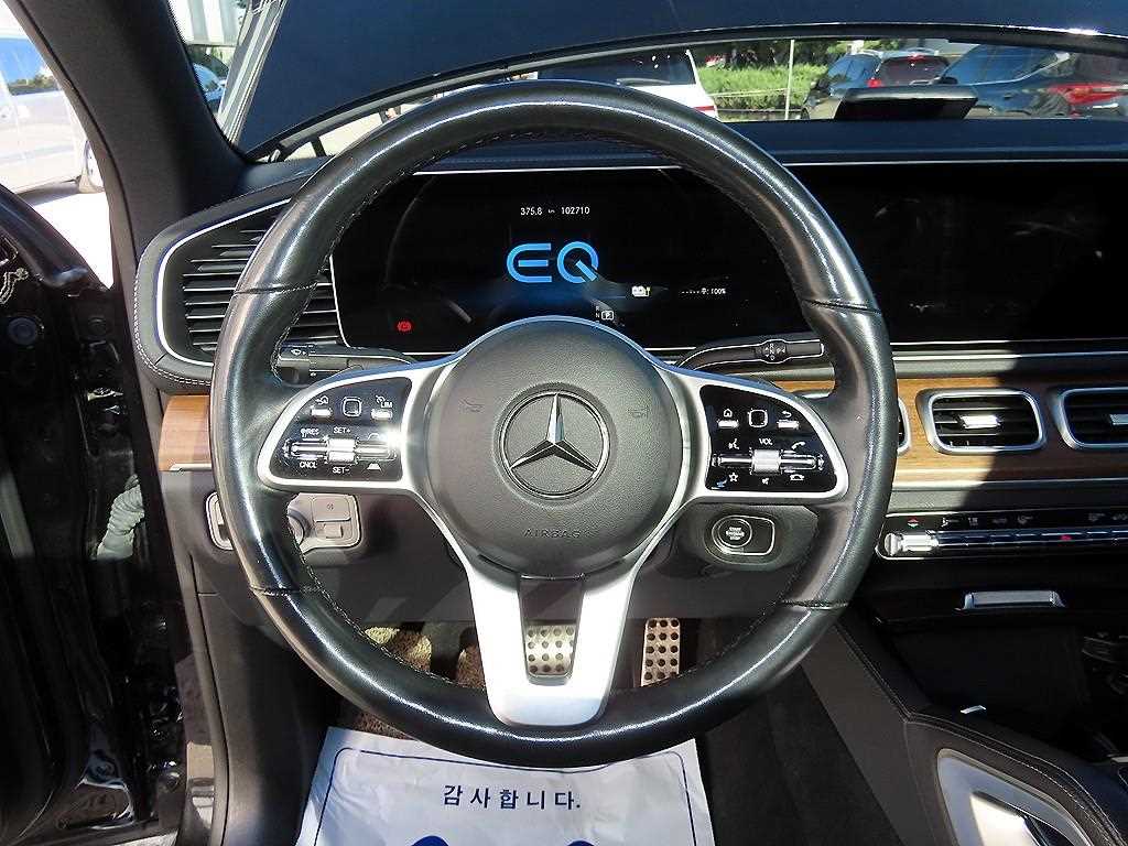 Mercedes-Benz GLE-Class — photo 08