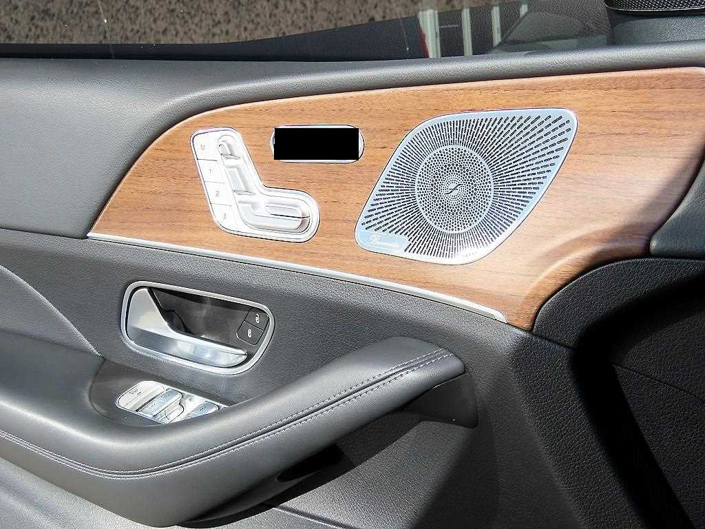 Mercedes-Benz GLE-Class — photo 12