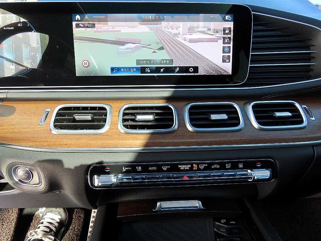 Mercedes-Benz GLE-Class — photo 13