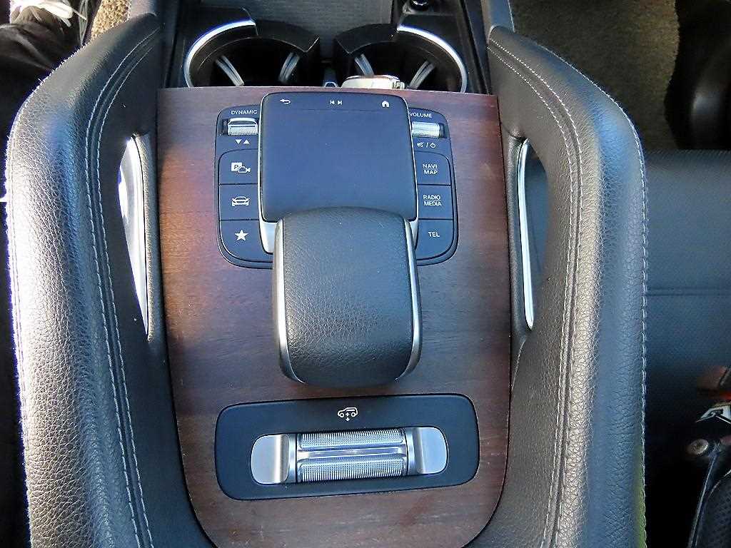 Mercedes-Benz GLE-Class — photo 14