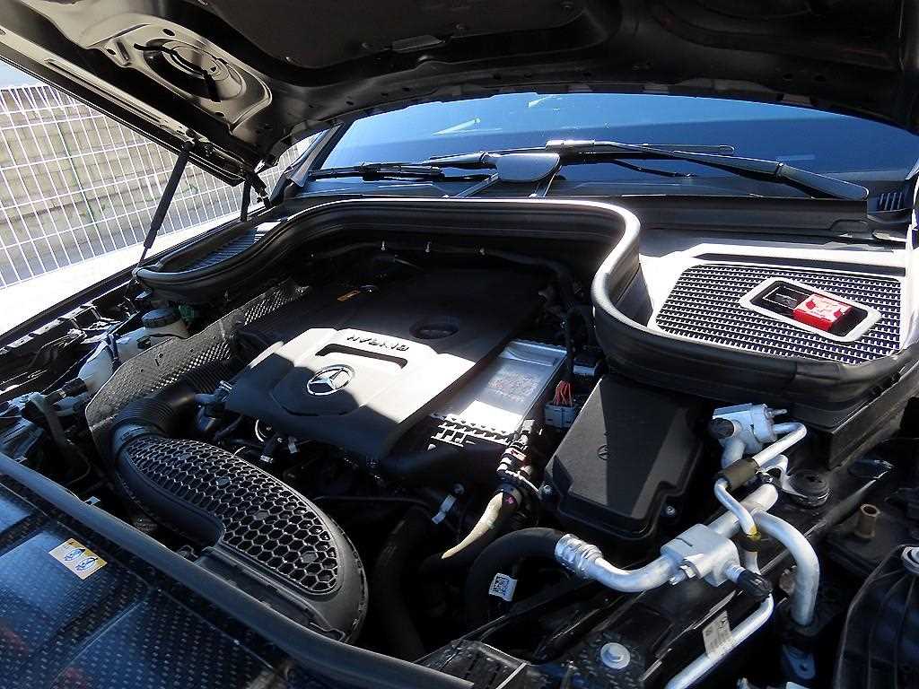 Mercedes-Benz GLE-Class — photo 19