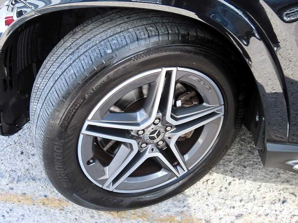 Mercedes-Benz GLE-Class — photo 20