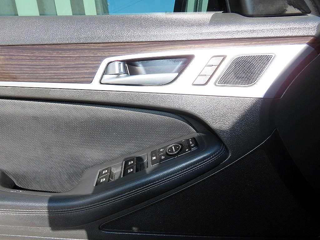 Genesis G80 — photo 11