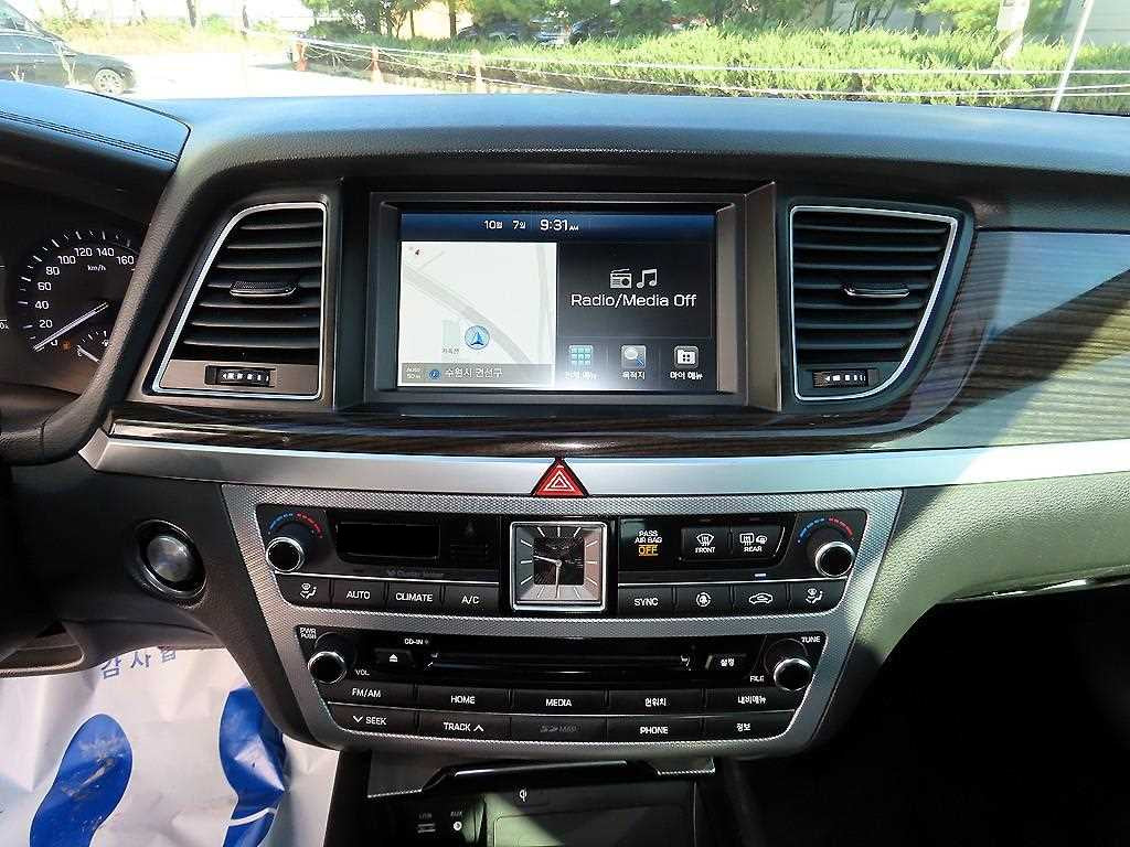 Genesis G80 — photo 13