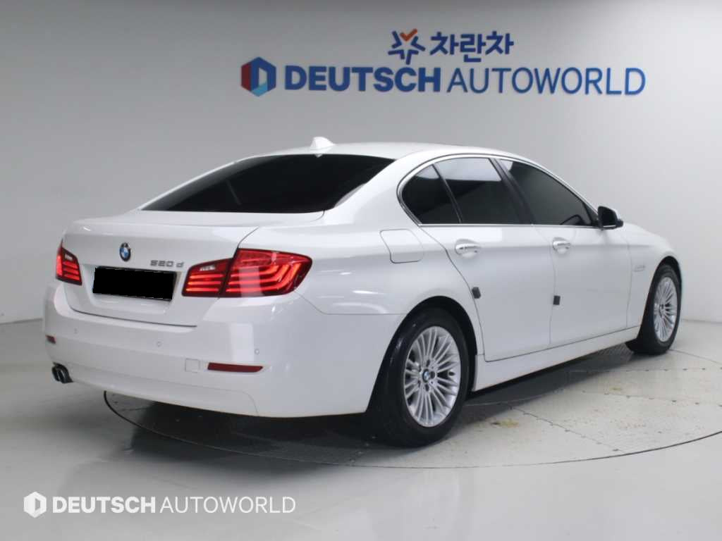 BMW 5-Series — photo 02