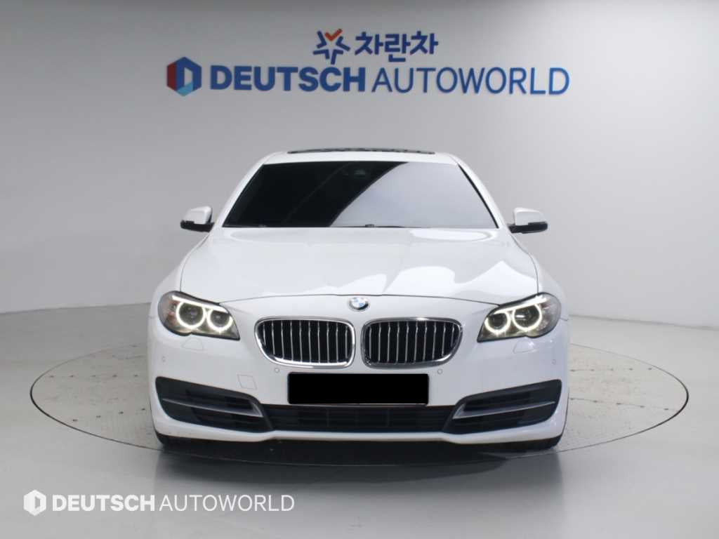 BMW 5-Series — photo 03