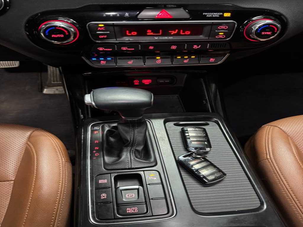Kia Sorento — photo 14