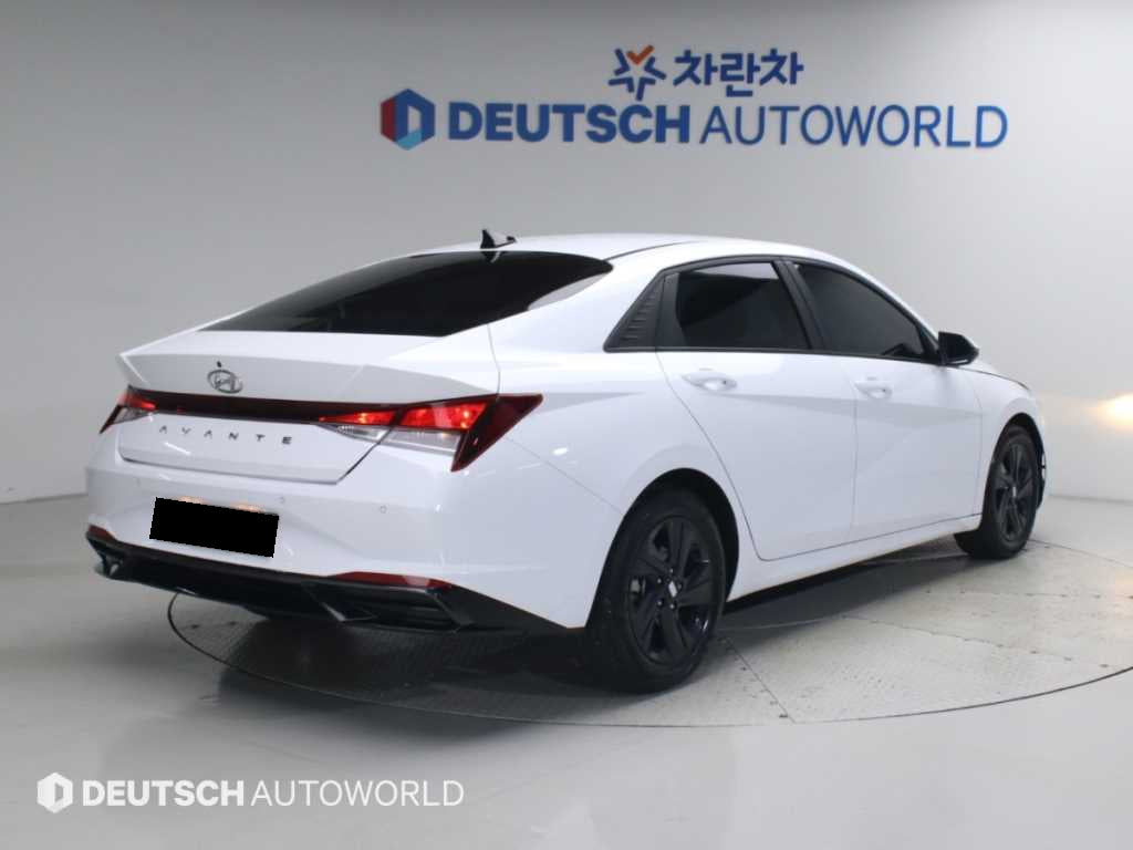 Hyundai Avante — photo 02