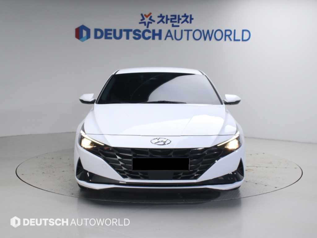 Hyundai Avante — photo 03