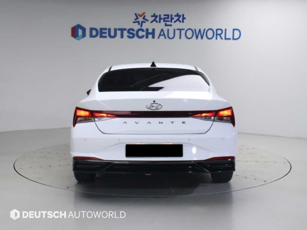 Hyundai Avante — photo 04